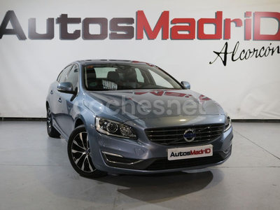 VOLVO S60 2.0 D5 Momentum Auto 4p.