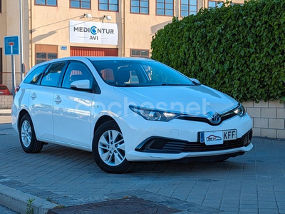 TOYOTA Auris 1.8 140H Business Touring Sports 5p.