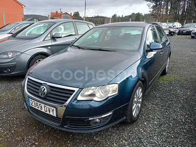 VOLKSWAGEN Passat 2.0 FSI Sportline 4p.