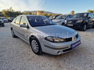 RENAULT Laguna Confort Authentique 1.6 16V E4 5p.