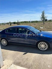 VOLKSWAGEN Passat 2.0 TDI 140cv DPF Highline DSG 4p.