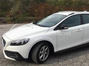 VOLVO V40 Cross Country