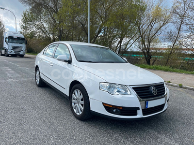 VOLKSWAGEN Passat 2.0 TDI 110cv DPF Advance Plus 4p.