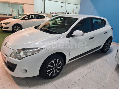 RENAULT Mégane Authentique 1.6 16v 100 E5 5p.