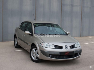 RENAULT Mégane Sedan Authentique 1.4 16v 4p.