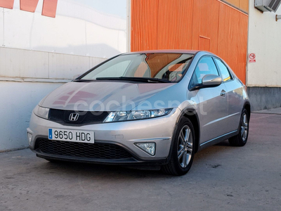 HONDA Civic 1.8 iVTEC Executive 5p.