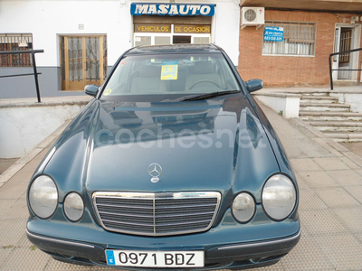 MERCEDES-BENZ Clase E E 240 ELEGANCE 4p.