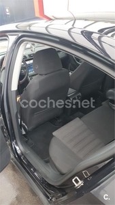 VOLKSWAGEN Passat 2.0 TDI 140cv DPF Sportline 4p.