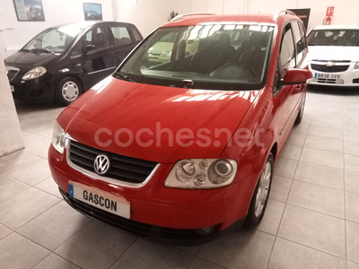 VOLKSWAGEN Touran 2.0 TDI 140 Highline 5p.