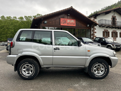 NISSAN Terrano 2.7 TDi Comfort 3p 3p.