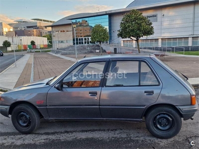 PEUGEOT 205