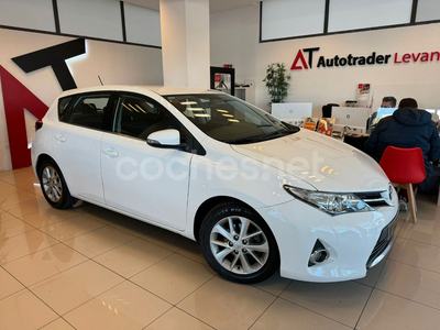 TOYOTA Auris 90D Active 5p.