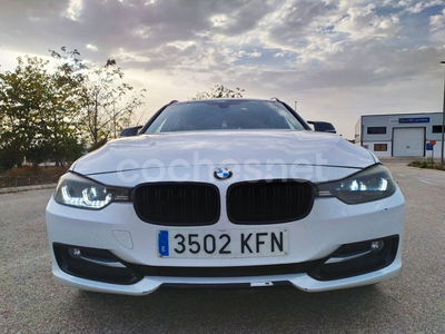 BMW Serie 3 318d Essential Edition Touring 5p.