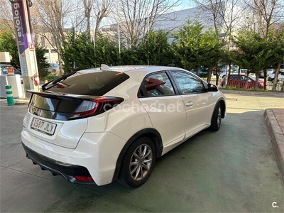 HONDA Civic 1.8 iVTEC Elegance Auto 5p.