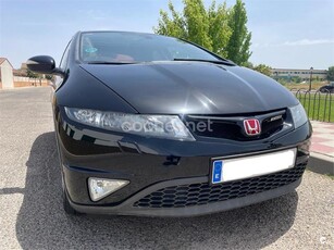 HONDA Civic 1.8 iVTEC Executive Textil 5p.