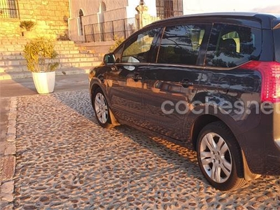 PEUGEOT 5008 Allure 2.0 HDI 150 FAP 5p.