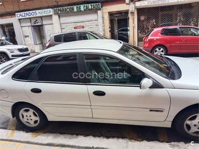 RENAULT Laguna