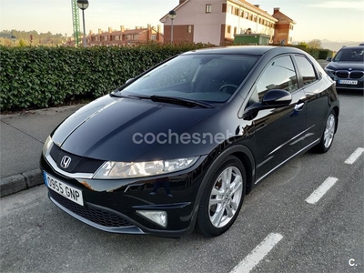 HONDA Civic 1.8 iVTEC Executive 5p.