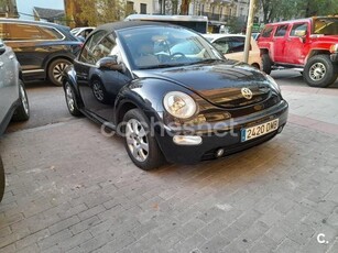 VOLKSWAGEN New Beetle