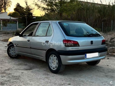 PEUGEOT 306