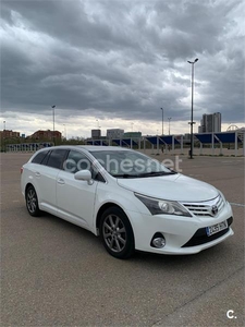 TOYOTA Avensis 150 Executive Cross Sport 5p.