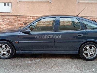 OPEL Vectra 2.0 DTI 16V 5p.