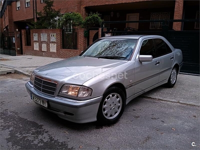 MERCEDES-BENZ Clase C C 200 ELEGANCE 4p.