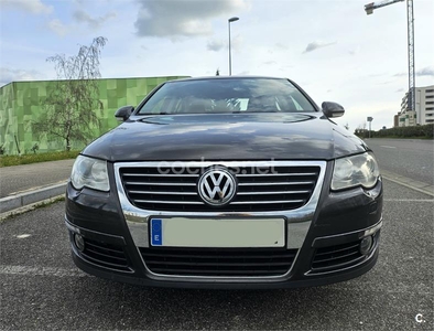 VOLKSWAGEN Passat 2.0 TDI 140cv Highline 4p.