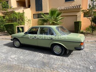 MERCEDES-BENZ 230