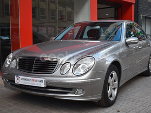 MERCEDES-BENZ Clase E E 320 AVANTGARDE AUTO 4p.