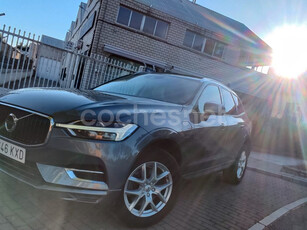 VOLVO XC60 2.0 T8 AWD Momentum Auto 5p.