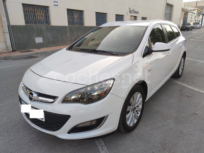 OPEL Astra 1.6 CDTi SS 136 CV Dynamic ST