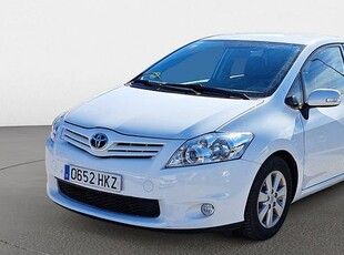 Toyota Auris 90D Active