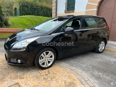 PEUGEOT 5008 Allure 1.6 HDI 112 FAP 5p.