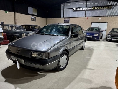 VOLKSWAGEN Passat PASSAT 1.8 GL 4p.