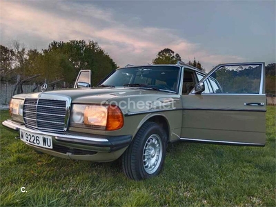 MERCEDES-BENZ 230