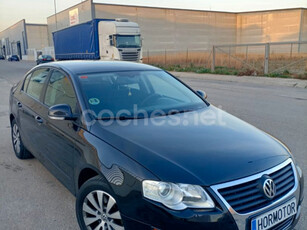 VOLKSWAGEN Passat 2.0 TDI 110cv DPF Edition Plus 4p.