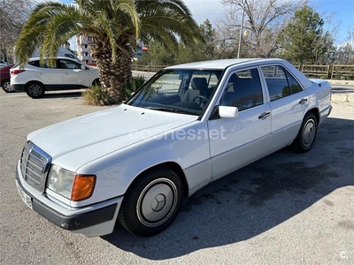 MERCEDES-BENZ 300 300SE 4p.