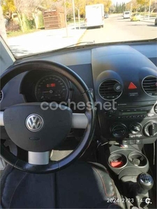 VOLKSWAGEN New Beetle