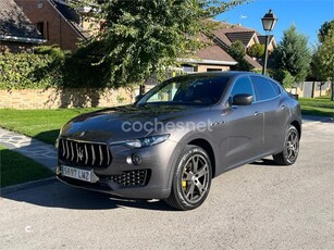 MASERATI Levante V6 275 HP D AWD 5p.