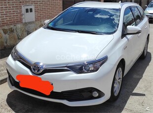 TOYOTA Auris 1.8 140H Business Touring Sports 5p.