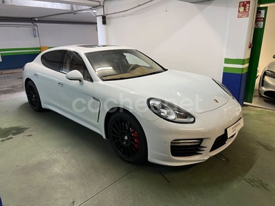 PORSCHE Panamera Turbo 5p.