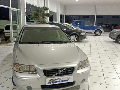 VOLVO S60 2.4D 130 Geartronic Momentum 4p.