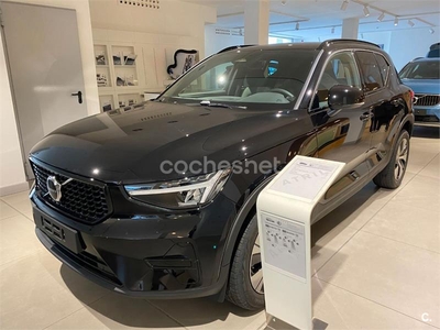 VOLVO XC40 2.0 B3 G Plus Dark Auto 5p.