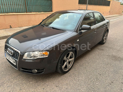 AUDI A4 2.0 TDI 140cv quattro DPF 4p.