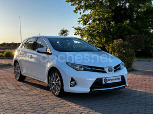 TOYOTA Auris Hybrid Active 5p.