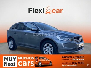 VOLVO XC60 2.4 D4 AWD Momentum Auto 5p.