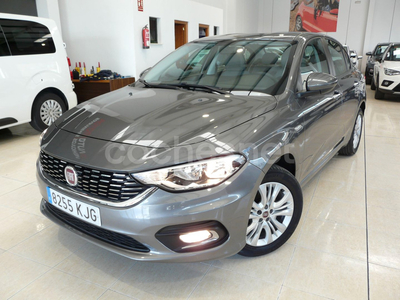 FIAT Tipo 1.4 16v Lounge 70kW 95CV gasolina 4p.