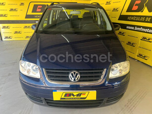 VOLKSWAGEN Touran 2.0 TDI ADVANCE 5p.