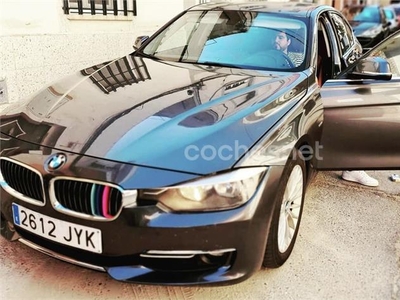 BMW Serie 3 318d Luxury 4p.